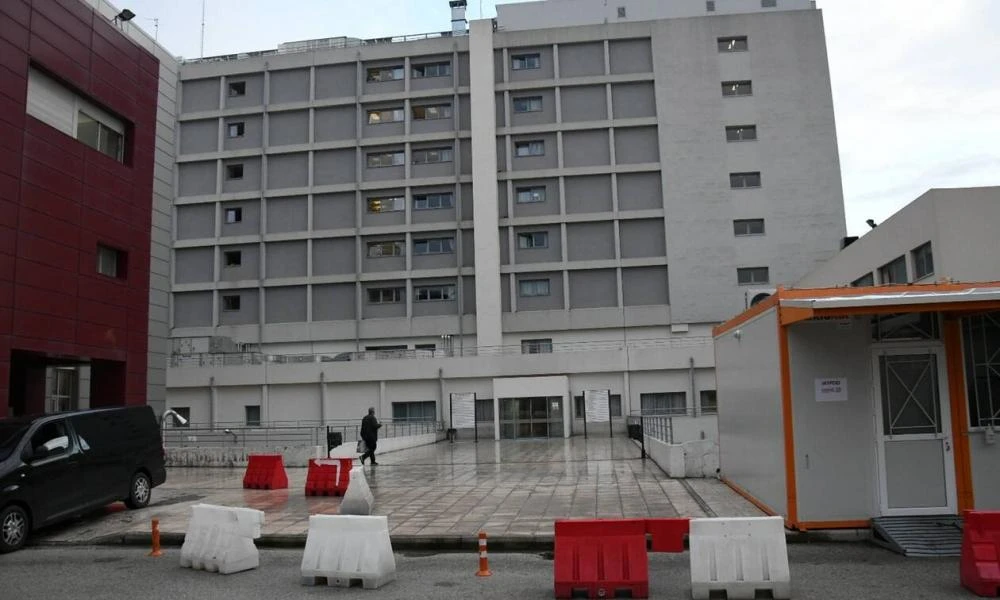 Καπνοί στο νοσοκομείο «Άγιος Ανδρέας» στην Πάτρα -Ακούστηκαν εκρήξεις ενώ επενέβη η Πυροσβεστική
